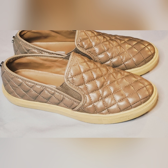 Steve Madden Ecentrq Quilted Slip On Loafers Casual Shoes Gray Beige size 7 - Picture 4 of 7